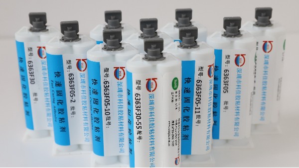 粘接（jiē）塑（sù）料膠水的使用方法及注（zhù）意（yì）事項