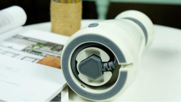 電（diàn）熱（rè）水壺應該用什麽型號的矽膠膠水