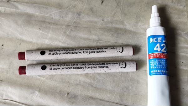 塑料粘金屬（shǔ）就用KJ-460低白化快（kuài）幹膠