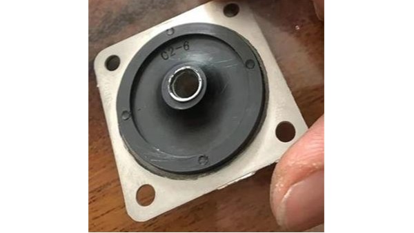 天然（rán）橡膠包不鏽鋼深（shēn）圳（zhèn）科佳膠水廠家橡膠包金屬底塗劑應用案例