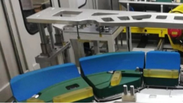 汽車用聚（jù）氨酯膠粘劑，製作汽車模具少（shǎo）不了的膠粘劑