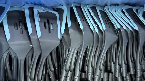 餐具矽膠熱硫化包膠底塗應用案例-矽膠熱硫化底塗劑