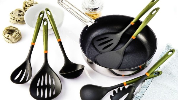 矽膠粘PC膠水，三種不同（tóng）的粘接方案