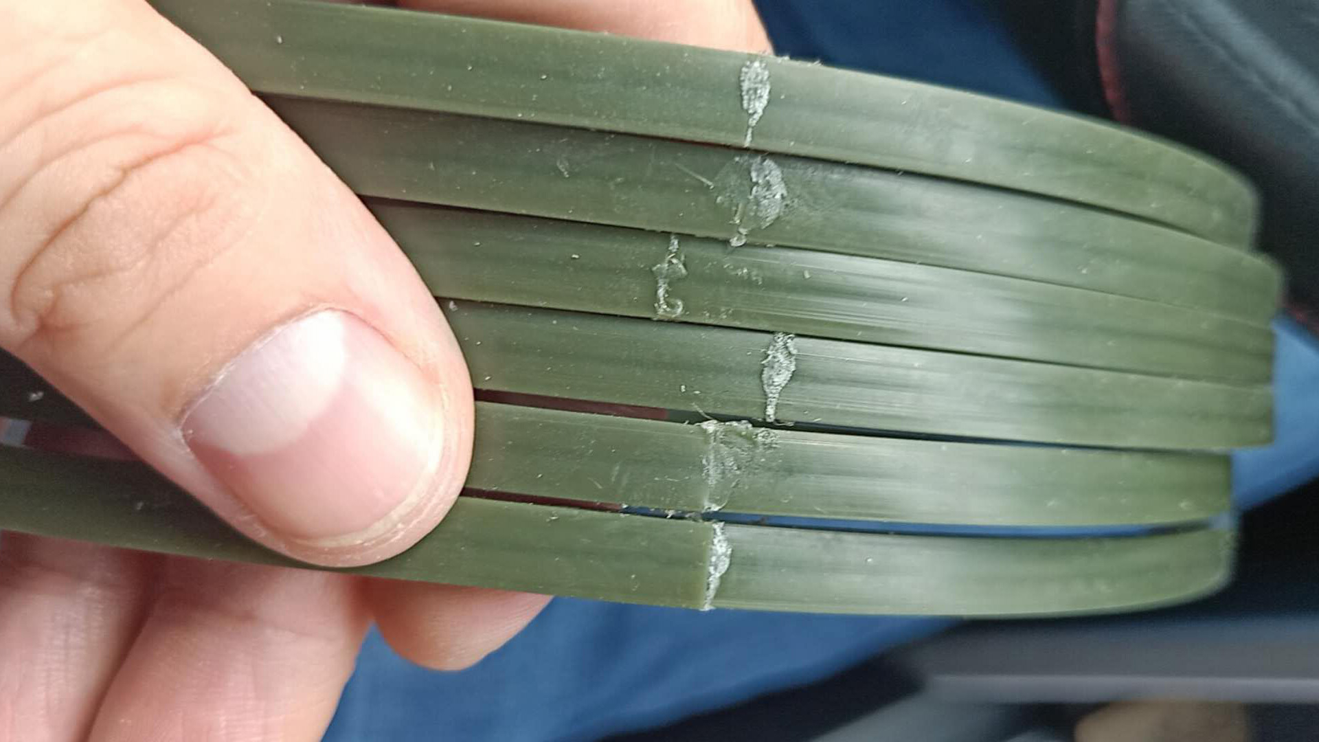 熱粘接矽（guī）膠膠水（shuǐ），是什麽樣子（zǐ）的？怎麽使用？