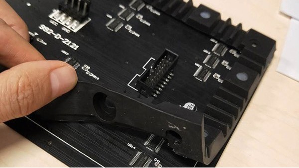 fpc柔性電路板粘矽膠怎麽粘才牢（láo）固