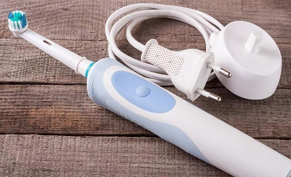 電動牙刷膠（jiāo）水